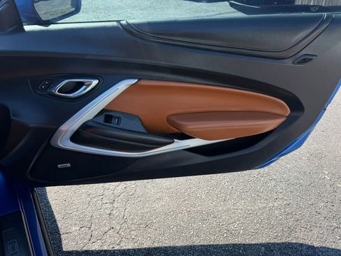 Used 2016 Chevrolet Camaro SS RWD image 21