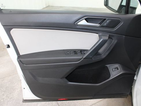 Used 2019 Volkswagen Tiguan SEL FWD image 15