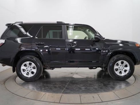 Used 2024 Toyota 4Runner SR5 Premium w/ Moonroof Package AWD/4WD image 8