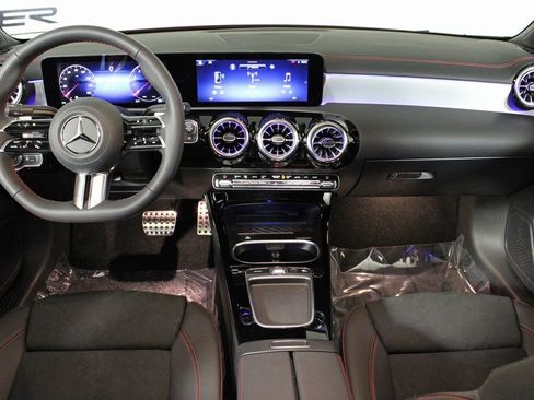 Certified 2025 Mercedes-Benz CLA 250 4MATIC image 15