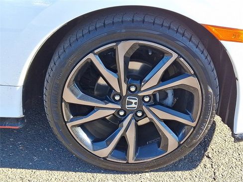 Used 2018 Honda Civic Sport Touring image 8