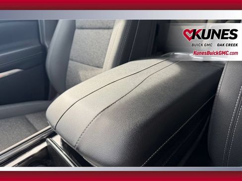 Used 2024 Chevrolet Traverse LT FWD image 27