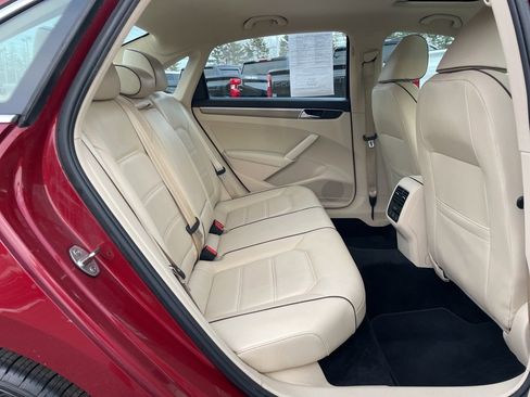 Used 2018 Volkswagen Passat 2.0T SE image 24