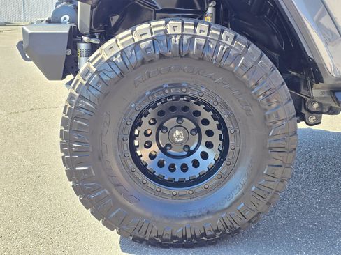 Used 2023 Jeep Wrangler Unlimited Rubicon 392 w/ Xtreme Recon 35" Tire Package AWD/4WD image 8