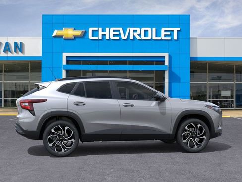 New 2026 Chevrolet Trax RS image 5
