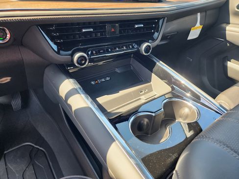 New 2025 Chevrolet Tahoe High Country image 36