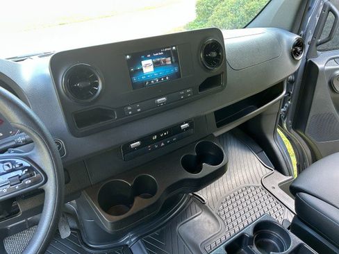 Used 2023 Mercedes-Benz Sprinter 3500 image 40