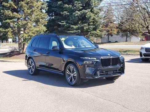 Certified 2023 BMW X7 xDrive40i w/ Executive Package image 4
