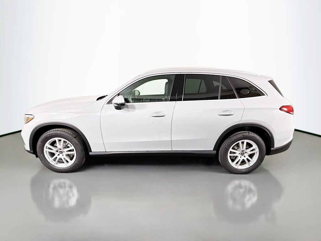 Used 2026 Mercedes-Benz GLC 300 4MATIC image 4
