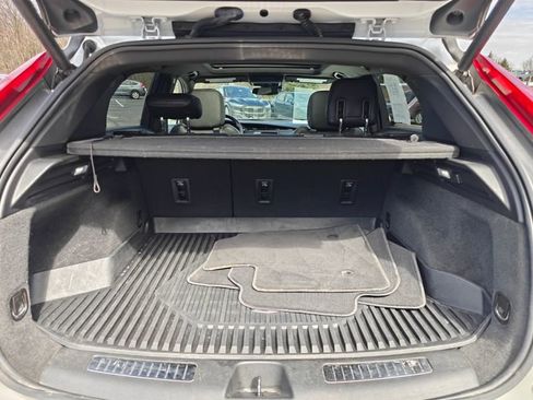 Used 2020 Cadillac XT4 Premium Luxury w/ Cold Weather Package image 16