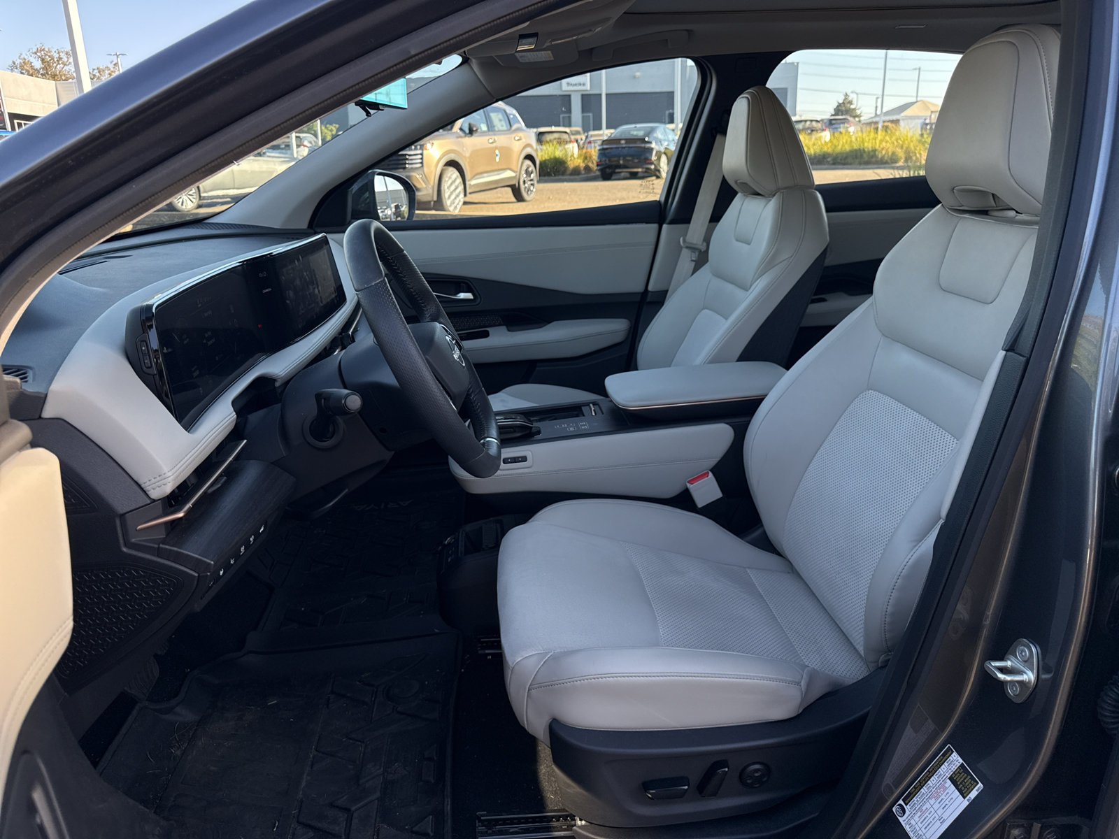 Certified 2024 Nissan Ariya AWD image 17
