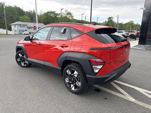 Used 2024 Hyundai Kona SEL w/ Convenience Package AWD/4WD image 3