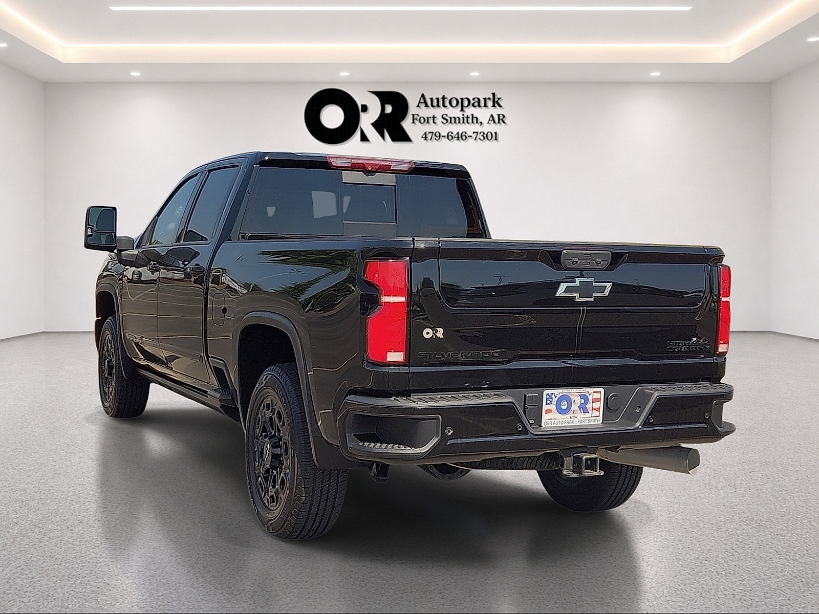 Used 2024 Chevrolet Silverado 2500 High Country w/ High Country Premium Package AWD/4WD image 4
