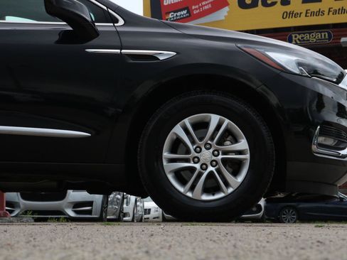 Used 2019 Buick Enclave Essence AWD/4WD image 6