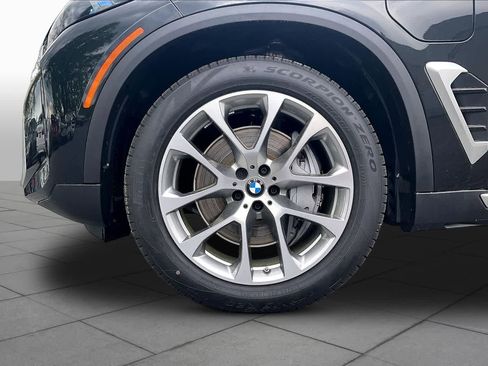 New 2026 BMW X5 xDrive50e w/ Premium Package AWD/4WD image 11
