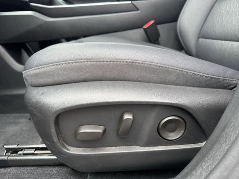 Used 2025 Chevrolet Equinox LT w/ Convenience Package II image 15