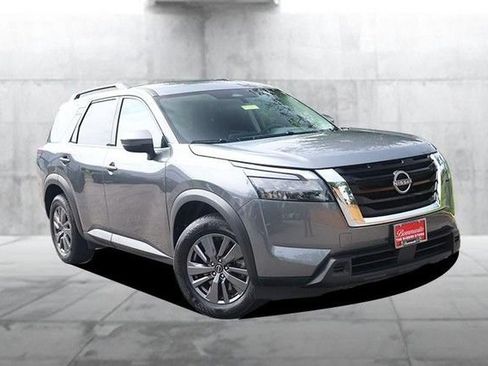 Certified 2025 Nissan Pathfinder SV FWD image 2
