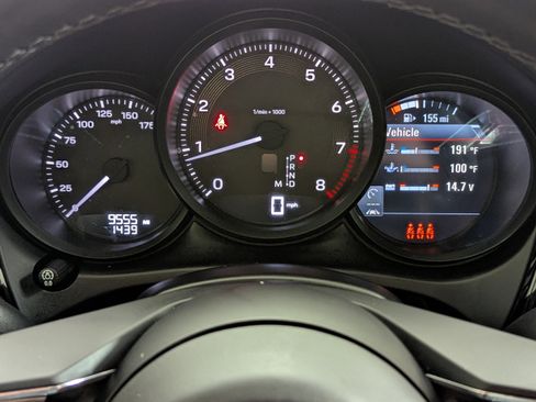 Used 2024 Porsche Macan image 15