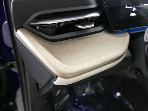 Used 2025 Audi Q5 Premium image 14