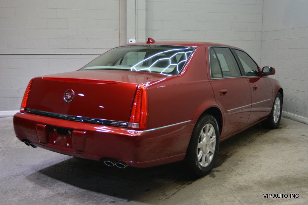 Used 2010 Cadillac DTS FWD image 4