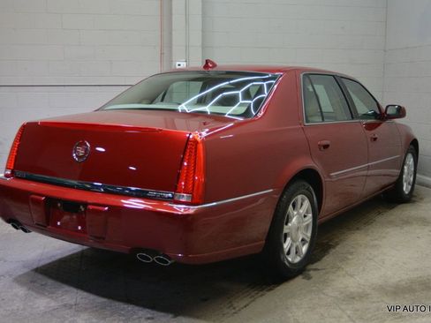 Used 2010 Cadillac DTS image 4