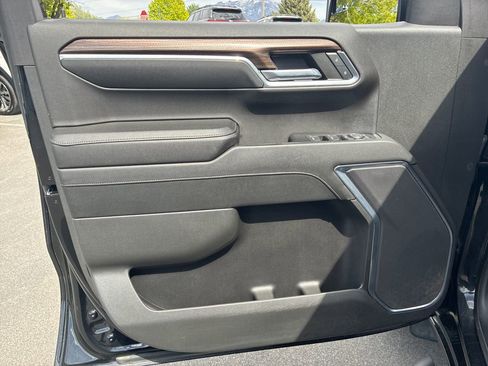 Used 2023 Chevrolet Silverado 1500 LT AWD/4WD image 11