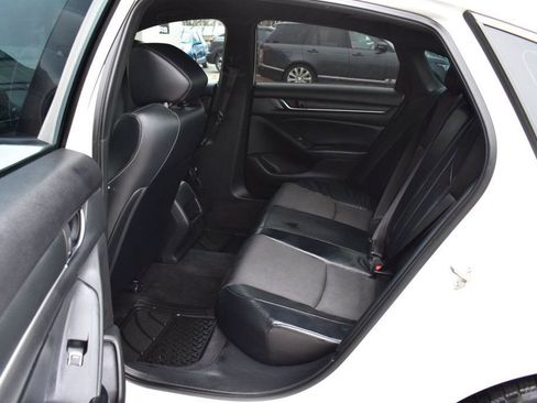 Used 2018 Honda Accord Sport image 19