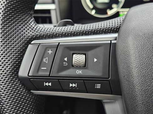 Used 2023 Mitsubishi Outlander SE image 21