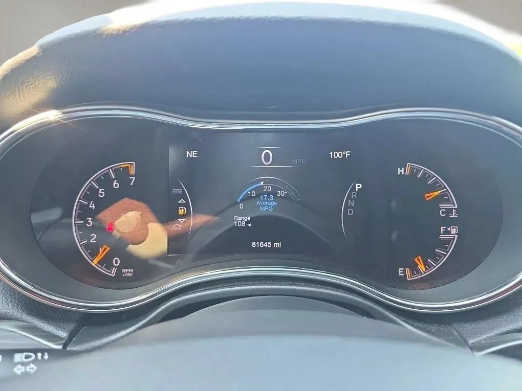 Used 2019 Jeep Grand Cherokee Altitude AWD/4WD image 19
