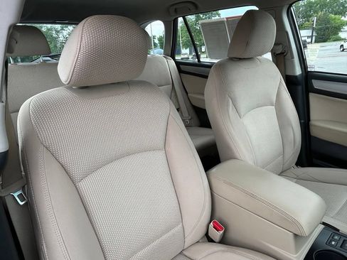 Used 2019 Subaru Outback 2.5i AWD/4WD image 38