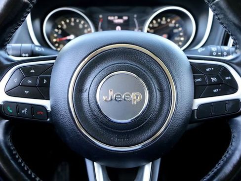 Used 2021 Jeep Compass Latitude image 11