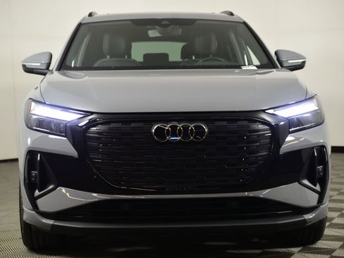 Used 2024 Audi Q4 e-tron Premium Plus image 5