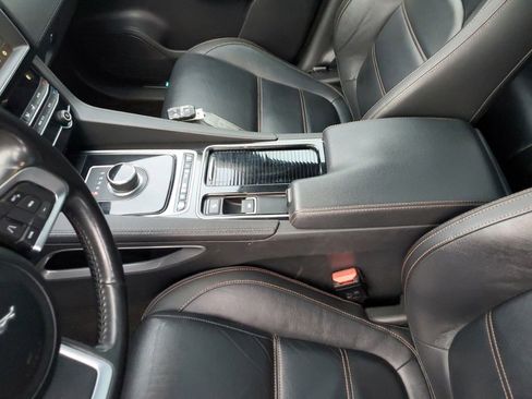 Used 2020 Jaguar F-PACE Prestige image 30
