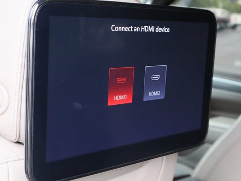 Certified 2023 GMC Yukon SLT w/ SLT Premium Package AWD/4WD image 25