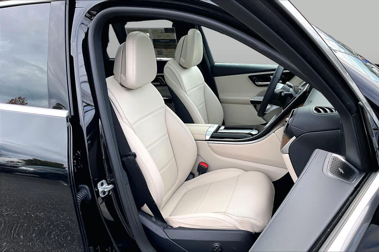 Used 2024 Mercedes-Benz GLC 300 4MATIC image 8