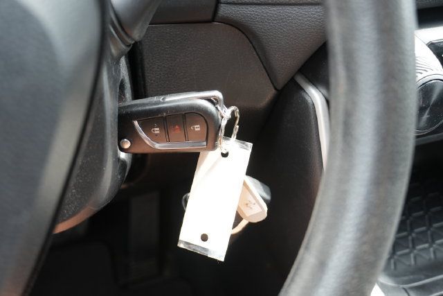 Used 2021 Toyota RAV4 LE FWD image 30