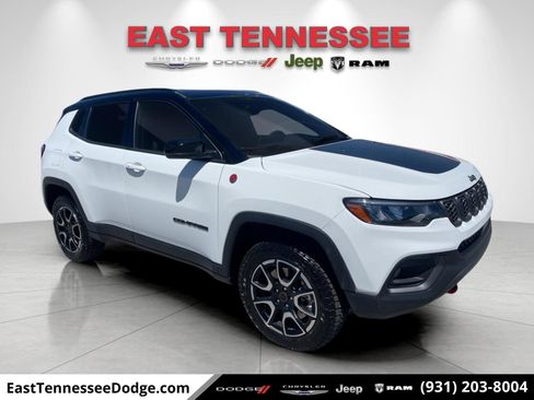 Used 2026 Jeep Compass Trailhawk AWD/4WD image 1