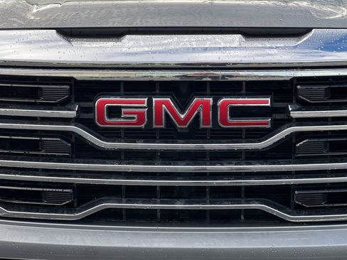 Used 2024 GMC Sierra 1500 SLT image 46