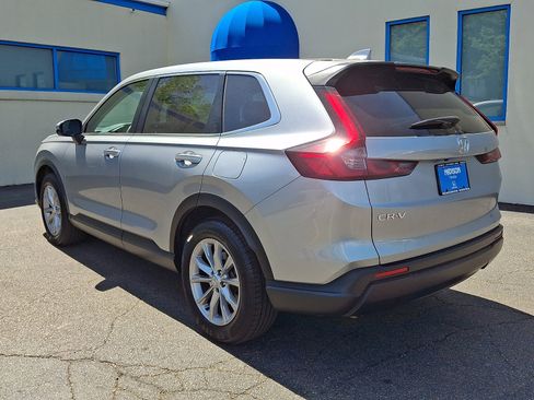Used 2025 Honda CR-V EX image 6