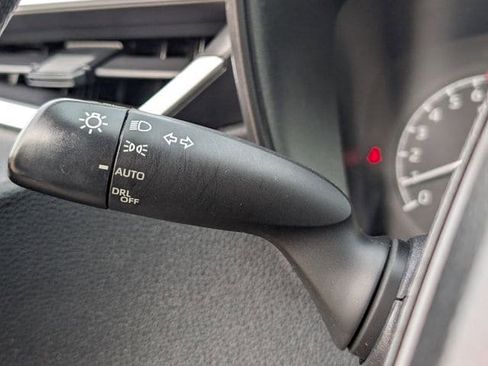 Used 2022 Toyota Corolla LE image 19