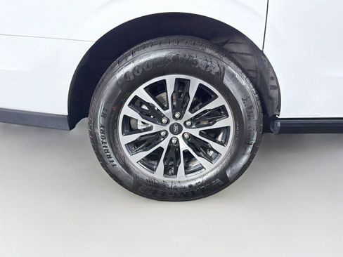 Used 2025 Ford Expedition Max Platinum AWD/4WD image 35