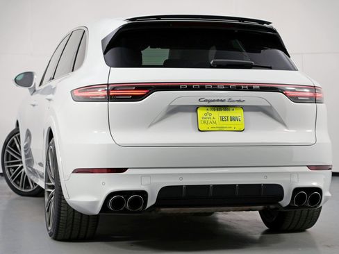Used 2019 Porsche Cayenne Turbo image 6