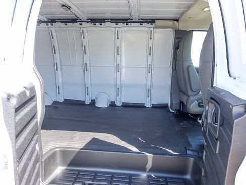 New 2025 Chevrolet Express 2500 Extended w/ Enhanced Convenience Package image 7