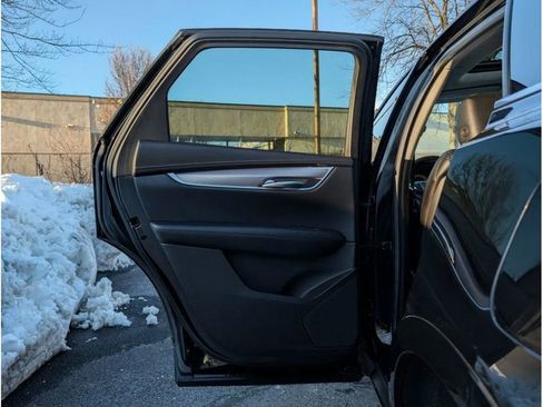 Used 2017 Cadillac XT5 Luxury image 10