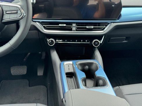 New 2026 Chevrolet Equinox EV LT image 9