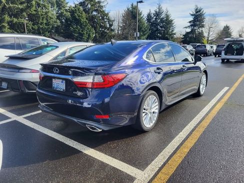 Used 2017 Lexus ES 350 w/ Luxury Package image 3