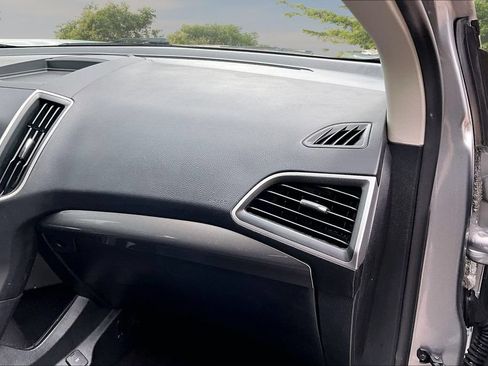 Certified 2023 Ford Edge SEL w/ Convenience Package AWD/4WD image 16