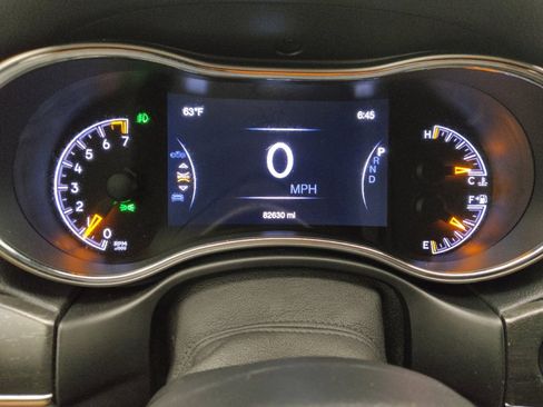 Used 2018 Jeep Grand Cherokee Limited image 23