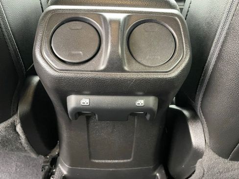 Used 2021 Jeep Wrangler Unlimited Freedom Edition image 22