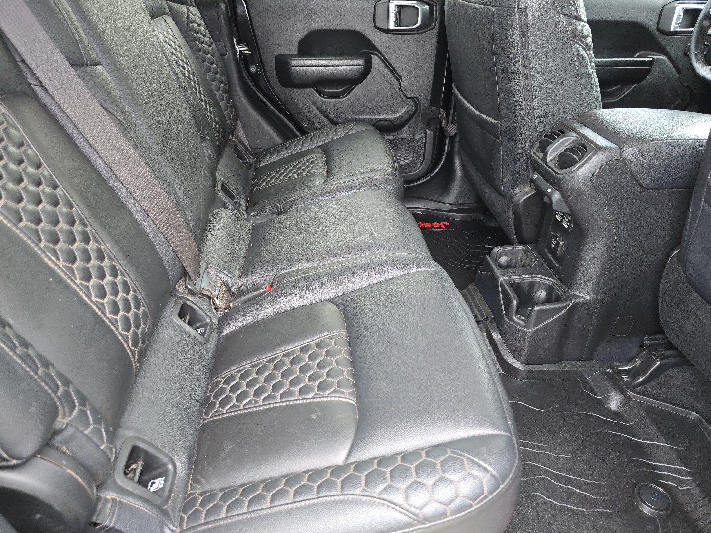 Used 2021 Jeep Gladiator Sport AWD/4WD image 25